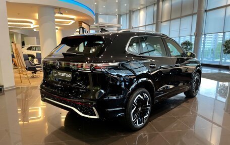 Volkswagen Tiguan, 2024 год, 4 990 000 рублей, 7 фотография
