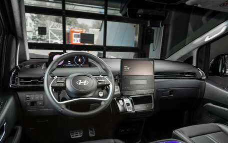 Hyundai Staria, 2024 год, 9 800 000 рублей, 7 фотография