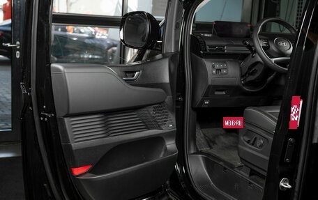 Hyundai Staria, 2024 год, 9 800 000 рублей, 20 фотография