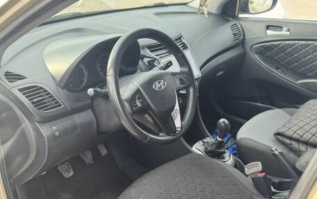 Hyundai Solaris II рестайлинг, 2012 год, 685 000 рублей, 7 фотография