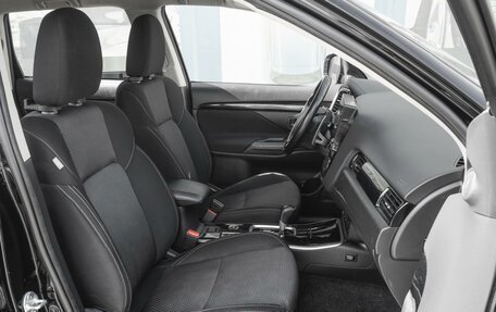 Mitsubishi Outlander III рестайлинг 3, 2019 год, 2 299 000 рублей, 8 фотография