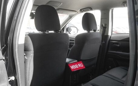 Mitsubishi Outlander III рестайлинг 3, 2019 год, 2 299 000 рублей, 11 фотография