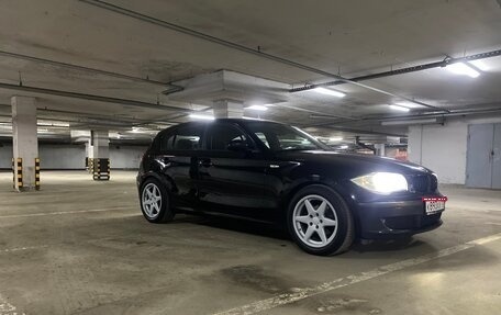 BMW 1 серия, 2009 год, 800 000 рублей, 1 фотография