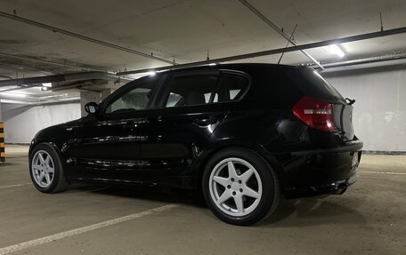 BMW 1 серия, 2009 год, 800 000 рублей, 6 фотография