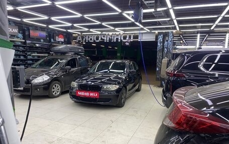 BMW 1 серия, 2009 год, 800 000 рублей, 12 фотография