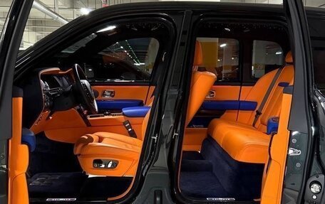 Rolls-Royce Cullinan, 2022 год, 31 000 000 рублей, 9 фотография