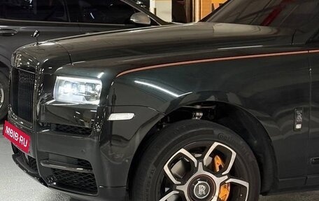 Rolls-Royce Cullinan, 2022 год, 31 000 000 рублей, 2 фотография