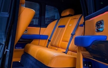 Rolls-Royce Cullinan, 2022 год, 31 000 000 рублей, 11 фотография