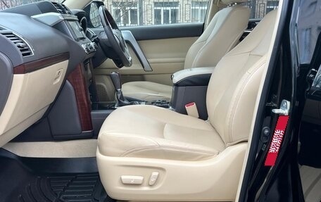 Toyota Land Cruiser Prado 150 рестайлинг 2, 2016 год, 4 100 000 рублей, 13 фотография