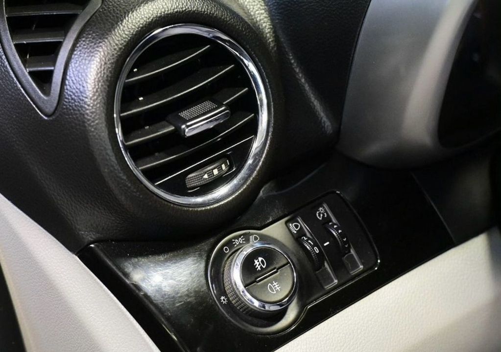Chevrolet Orlando, 2013 год, 1 090 000 рублей, 15 фотография