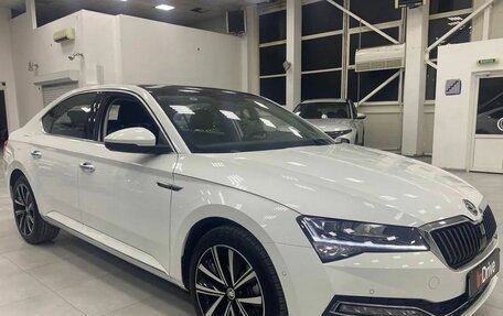 Skoda Superb III рестайлинг, 2024 год, 4 399 000 рублей, 3 фотография