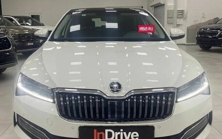 Skoda Superb III рестайлинг, 2024 год, 4 399 000 рублей, 2 фотография