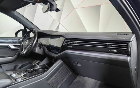 Volkswagen Touareg III, 2018 год, 3 699 000 рублей, 9 фотография