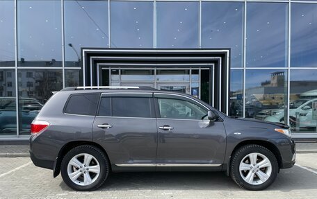 Toyota Highlander III, 2012 год, 2 190 000 рублей, 3 фотография