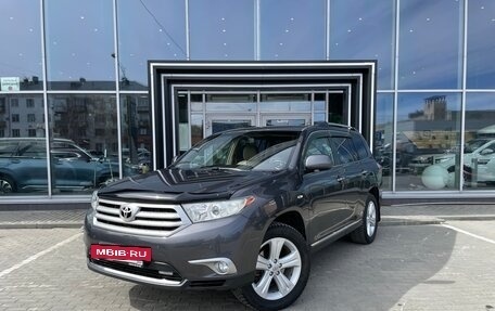 Toyota Highlander III, 2012 год, 2 190 000 рублей, 2 фотография