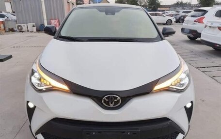 Toyota C-HR I рестайлинг, 2022 год, 1 770 000 рублей, 2 фотография