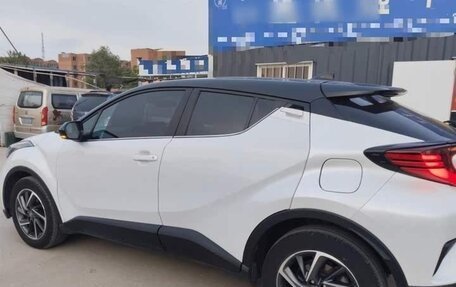 Toyota C-HR I рестайлинг, 2022 год, 1 770 000 рублей, 7 фотография
