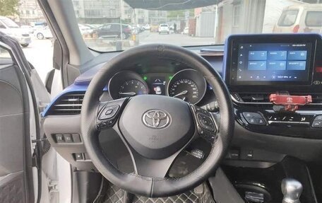 Toyota C-HR I рестайлинг, 2022 год, 1 770 000 рублей, 22 фотография