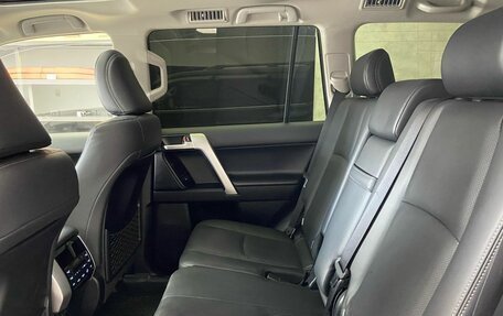 Toyota Land Cruiser Prado 150 рестайлинг 2, 2019 год, 7 040 000 рублей, 11 фотография