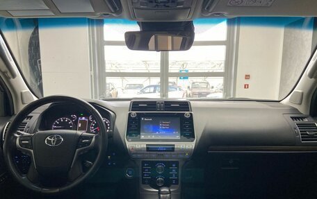 Toyota Land Cruiser Prado 150 рестайлинг 2, 2019 год, 7 040 000 рублей, 12 фотография
