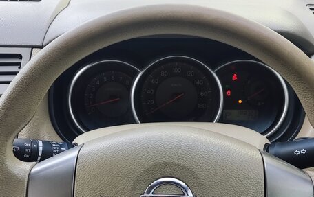 Nissan Tiida, 2004 год, 550 000 рублей, 13 фотография