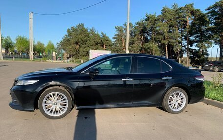 Toyota Camry, 2019 год, 2 700 000 рублей, 3 фотография