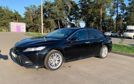 Toyota Camry, 2019 год, 2 700 000 рублей, 2 фотография