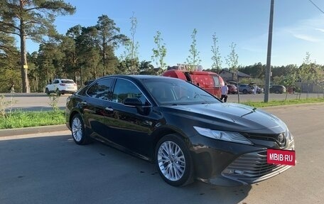 Toyota Camry, 2019 год, 2 700 000 рублей, 4 фотография