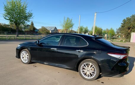 Toyota Camry, 2019 год, 2 700 000 рублей, 10 фотография