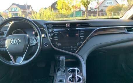 Toyota Camry, 2019 год, 2 700 000 рублей, 12 фотография