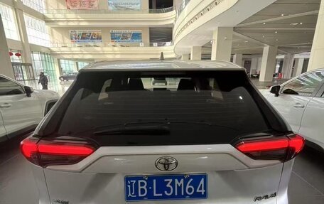 Toyota RAV4, 2021 год, 1 990 000 рублей, 7 фотография