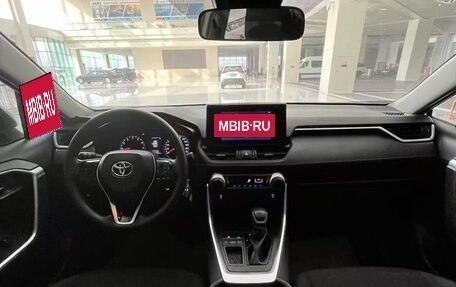 Toyota RAV4, 2021 год, 1 990 000 рублей, 9 фотография
