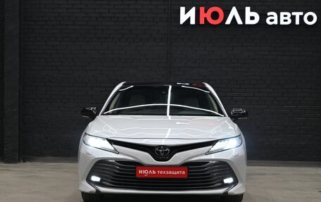 Toyota Camry, 2019 год, 3 100 000 рублей, 2 фотография