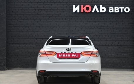 Toyota Camry, 2019 год, 3 100 000 рублей, 5 фотография