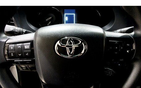 Toyota Hilux VIII, 2024 год, 8 250 000 рублей, 10 фотография