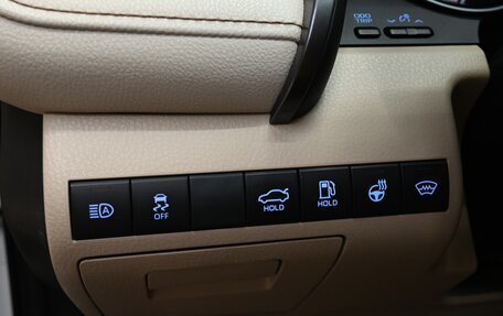 Toyota Camry, 2019 год, 3 100 000 рублей, 14 фотография