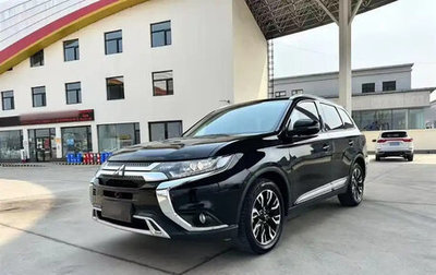 Mitsubishi Outlander III рестайлинг 3, 2021 год, 2 340 000 рублей, 1 фотография