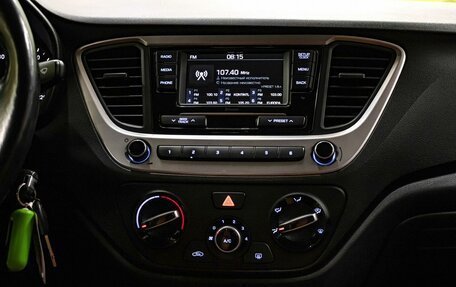 Hyundai Solaris II рестайлинг, 2017 год, 1 250 000 рублей, 21 фотография