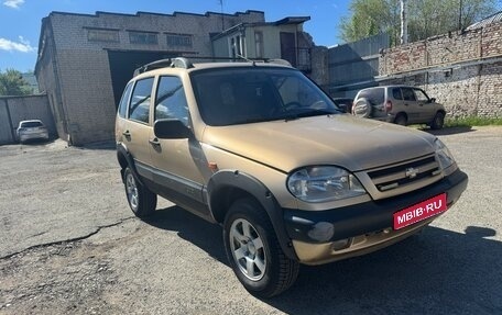 Chevrolet Niva I рестайлинг, 2004 год, 265 000 рублей, 1 фотография