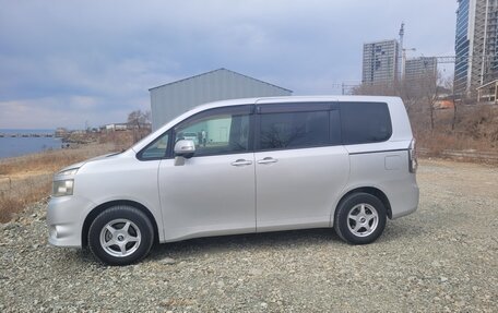 Toyota Voxy II, 2008 год, 1 200 000 рублей, 2 фотография