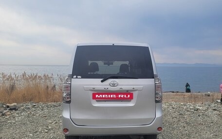 Toyota Voxy II, 2008 год, 1 200 000 рублей, 3 фотография