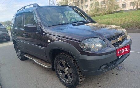 Chevrolet Niva I рестайлинг, 2018 год, 690 000 рублей, 10 фотография