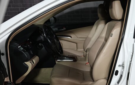 Toyota Camry, 2014 год, 1 800 000 рублей, 10 фотография