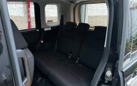 Toyota Roomy I, 2017 год, 1 030 000 рублей, 28 фотография