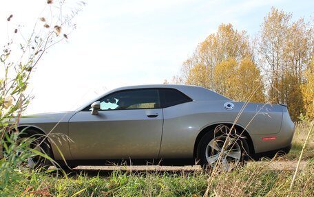 Dodge Challenger III рестайлинг 2, 2016 год, 3 350 000 рублей, 9 фотография