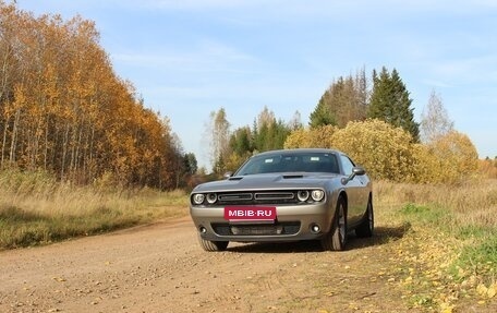 Dodge Challenger III рестайлинг 2, 2016 год, 3 350 000 рублей, 7 фотография