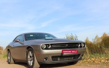 Dodge Challenger III рестайлинг 2, 2016 год, 3 350 000 рублей, 5 фотография