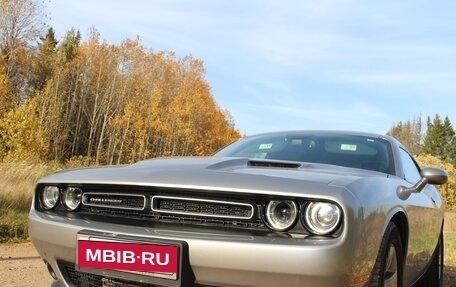 Dodge Challenger III рестайлинг 2, 2016 год, 3 350 000 рублей, 10 фотография