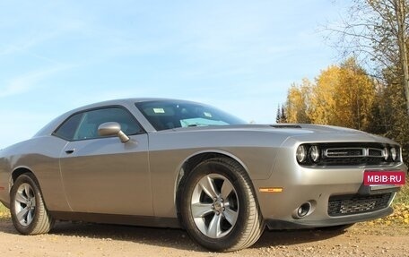 Dodge Challenger III рестайлинг 2, 2016 год, 3 350 000 рублей, 6 фотография