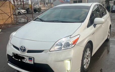 Toyota Prius, 2014 год, 1 350 000 рублей, 2 фотография